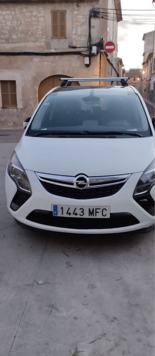 Opel Zafira Tourer 2012