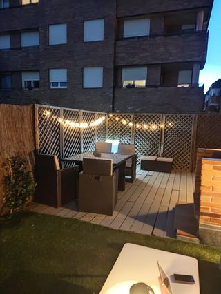 Set di tavolo da giardino in rattan e vetro