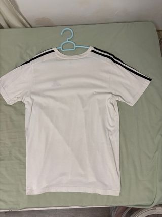 Camiseta Adidas Blanca con Rayas Negras