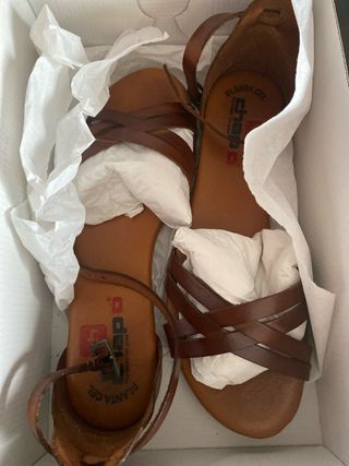 Sandalias planas de cuero chapó Talla 39
