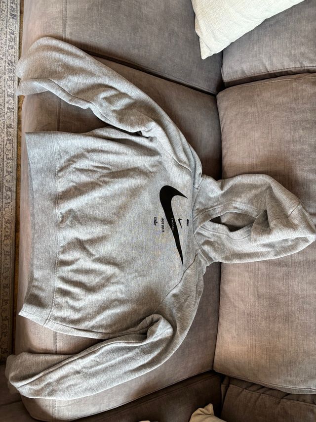 Sudadera Nike Gris