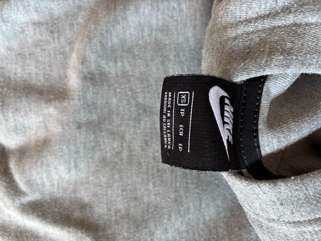 Sudadera Nike Gris