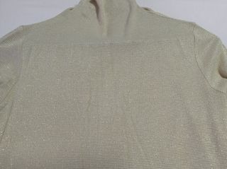 Camiseta chica zara.