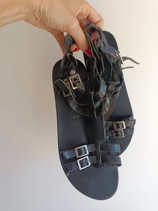 Sandalias romanas negras