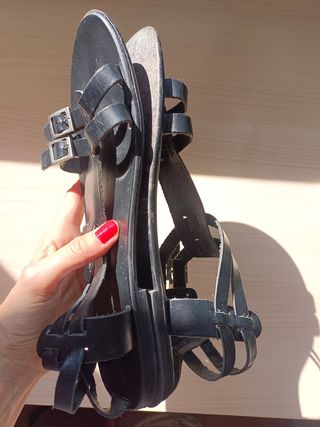 Sandalias romanas negras