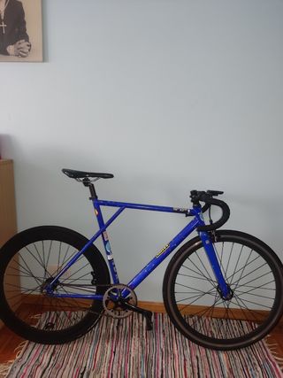  CMNDR POLO & BIKE FIXED GEAR