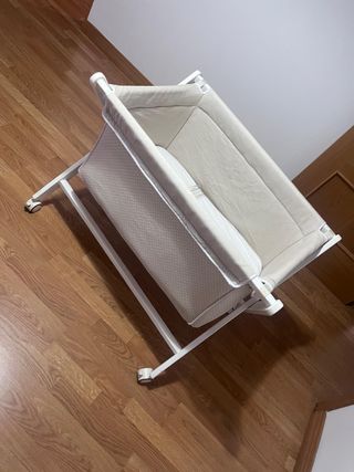 Minicuna con ruedas