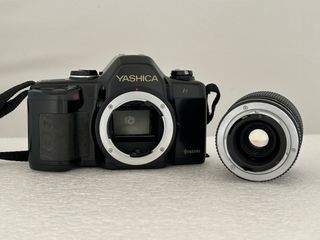 Cámara Yashica 108 Multiprogram + Objetivo 35-70mm
