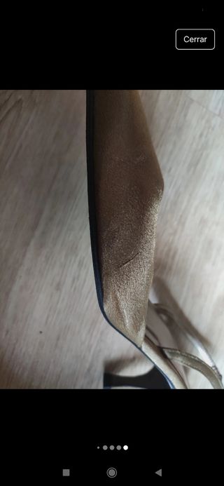 Zapatos de fiesta dorados