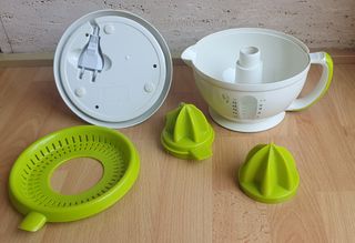 Exprimidor Taurus TC700.