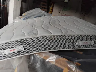 Somier y Colchón 135cm. Está en Ourense