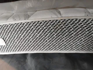 Somier y Colchón 135cm. Está en Ourense