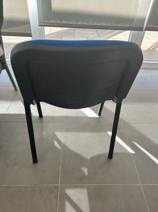 Silla auxiliar estudio azul.