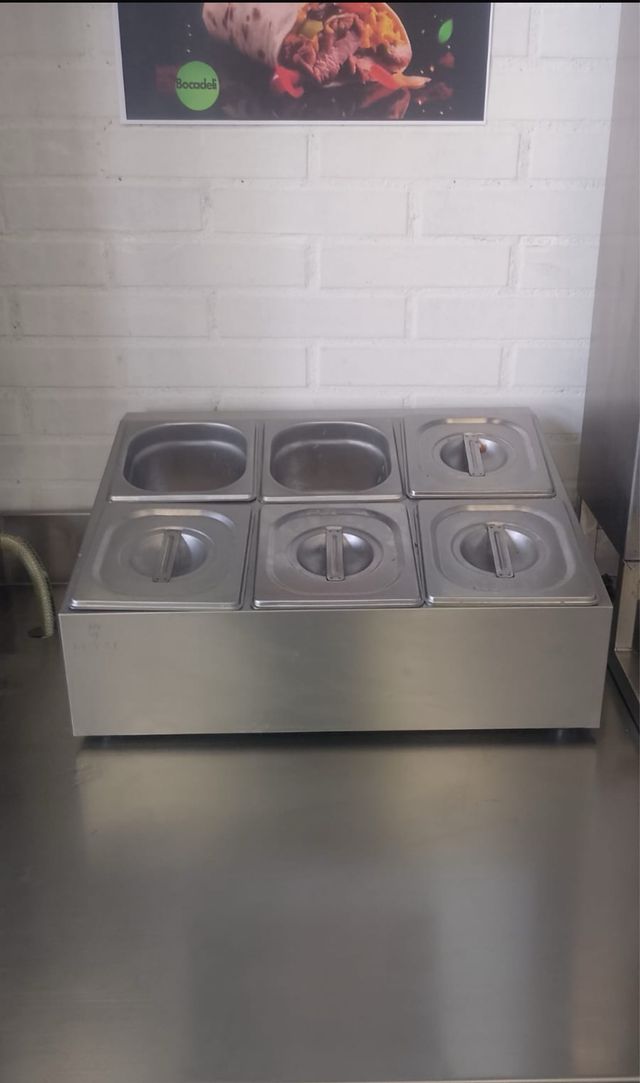 Dispensador de ingredientes para ensaladas