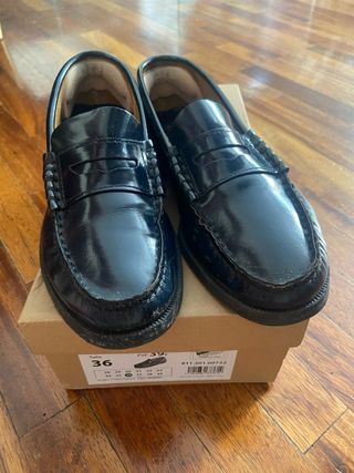 Mocasines niño piel Hipercor T36
+regalo calcetín 