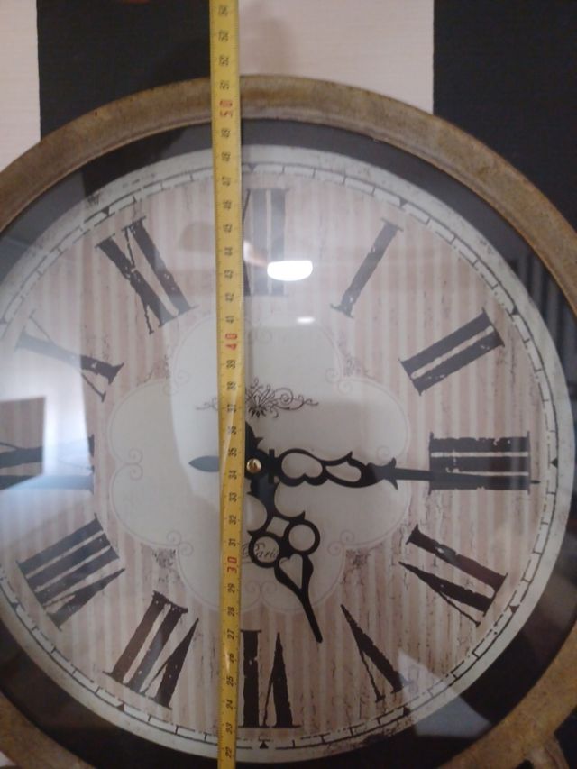 Precioso reloj muy decorativo