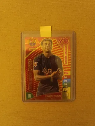 Lamine Yamal Revelación Oro Panini