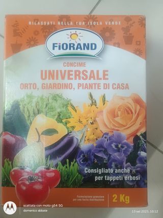 Concime di rigenerazione tappeti erbosi 2 kg