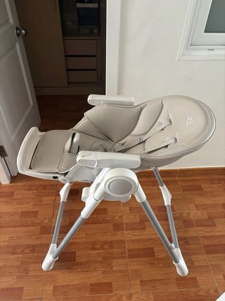 Trona bebé Nuna, buen estado