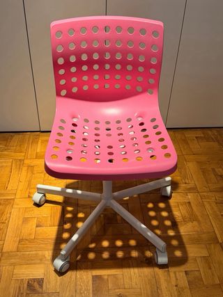 Sof ́á de dos plazas rosa chicle. Perfecto estado.