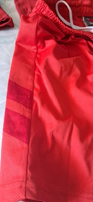 Conjunto deportivo camiseta y pantalón corto