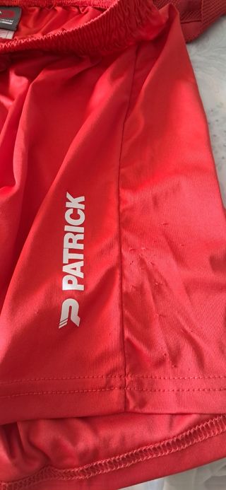 Conjunto deportivo camiseta y pantalón corto