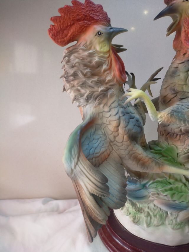 Figura de porcelana Gallos de Pelea