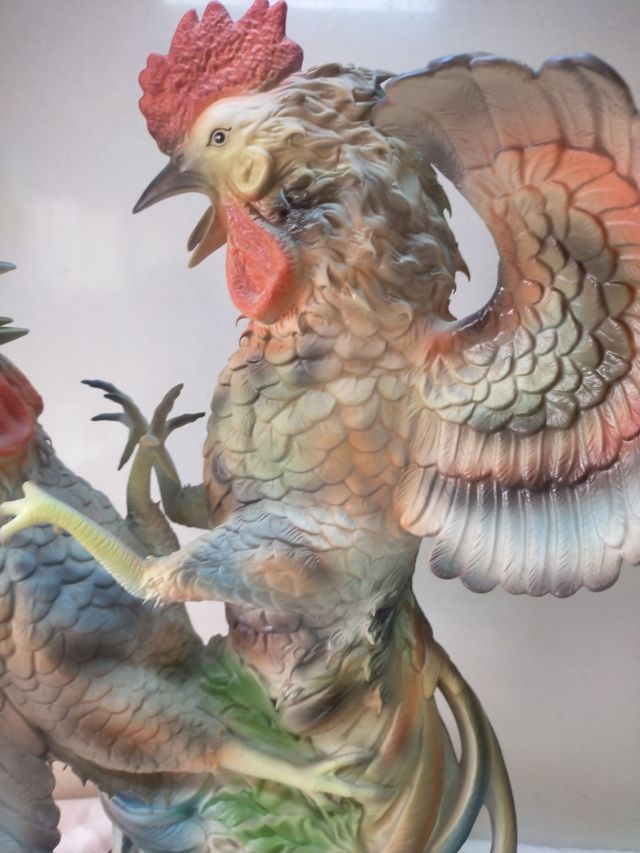 Figura de porcelana Gallos de Pelea
