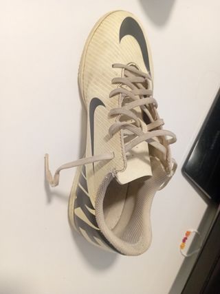 Botas de fútbol sala Nike amarillas