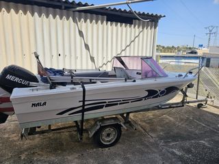 barco muy buenas condiciones y casi todo nuevo.