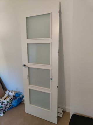 Puerta lacada blanco con cristales