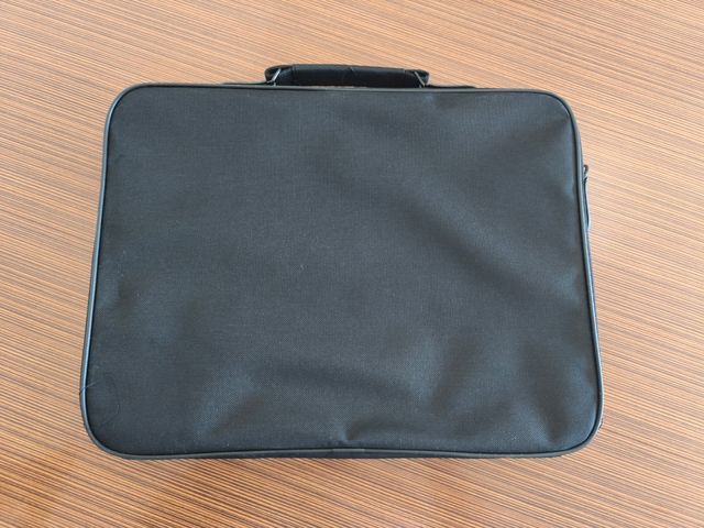 Maletín Negro Trust para portátil de hasta 16"