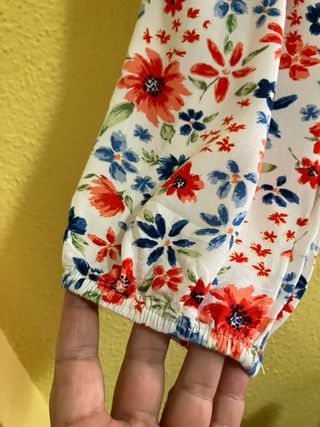 Blusa floral manga larga