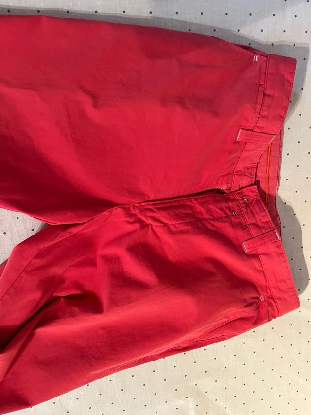 Pantalón chino hombre rojo nuevo sin usar.100% alg