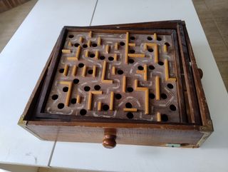 Juego de laberinto de habilidad de madera
