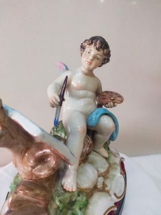 Figura porcelana Salvador Mayoll ángel pintor