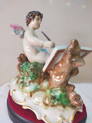 Figura porcelana Salvador Mayoll ángel pintor