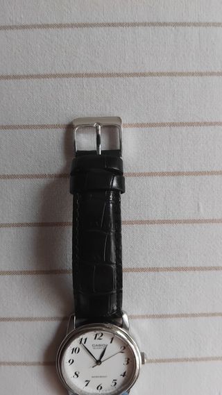 Reloj Casio Unisex Negro y Plateado