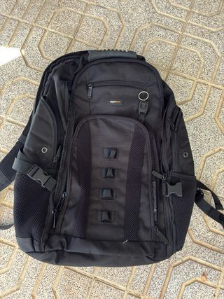 Mochila Amazon Basics para portátil Negra