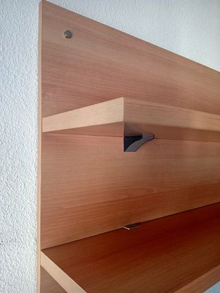 Estantería de madera para salón
