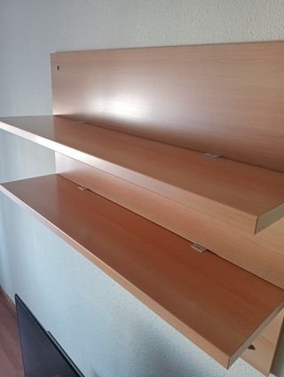 Estantería de madera para salón