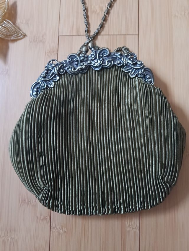 Borsetta stile vintage raso verde e oro