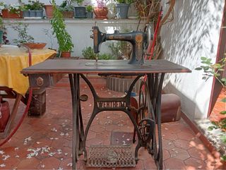 Máquina de coser Wertheim antigua