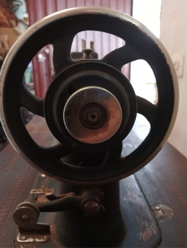Máquina de coser Wertheim antigua