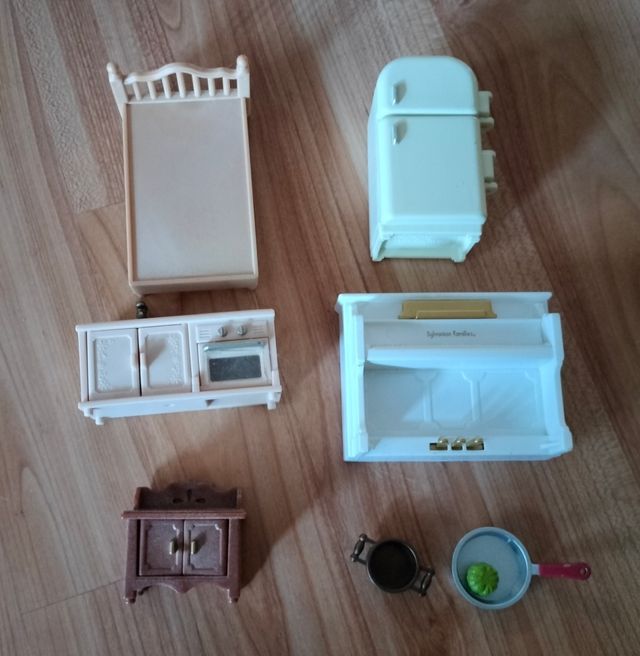 Muebles Sylvanian Families: Cama, Cocina, Frigoríf