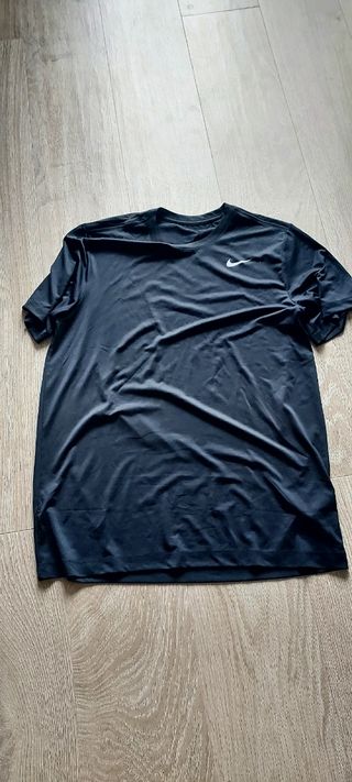 Chaqueta y pantalón deportivo negro
