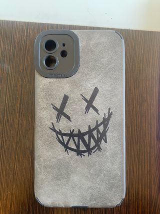 Funda iPhone 11 con diseño de calavera