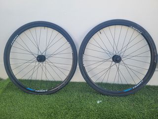 Ruedas Giant 29 + Cubiertas Bontrager 700x35