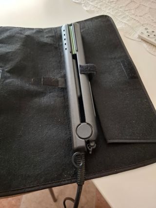 Plancha de pelo Philips SalonStraight Jade