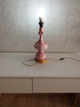 Lámpara de cerámica rosa y dorada
